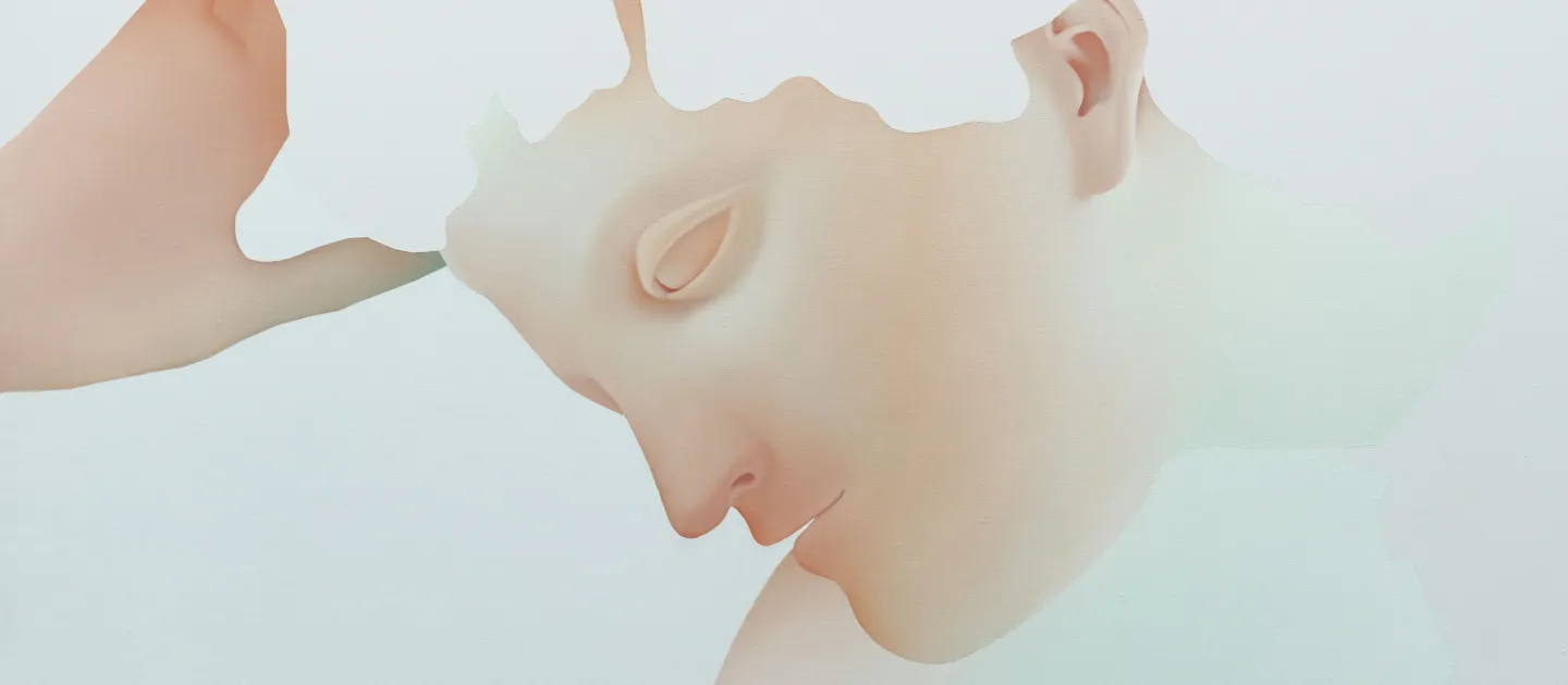 Vivian Greven: Area III Abstrakte, zarte Darstellung eines Gesichts in sanften Hauttönen, Kunstwerk von Vivian Greven