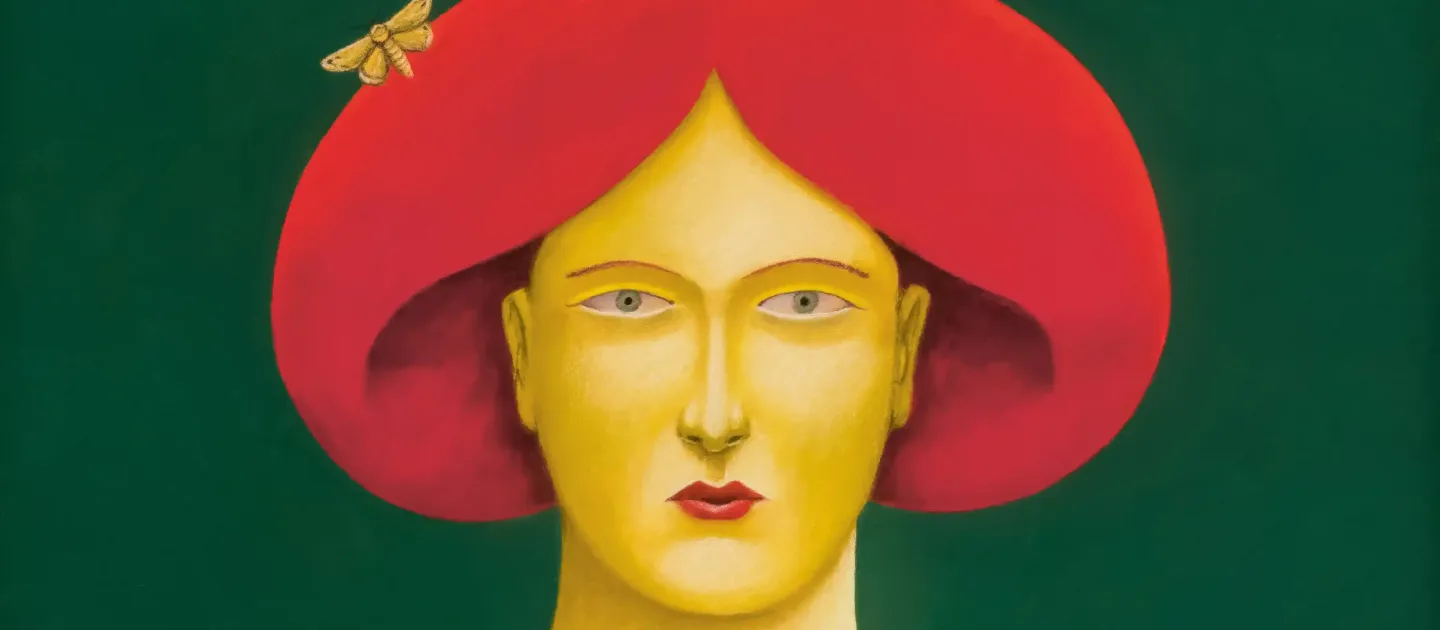 Porträt einer Person mit gelber Hautfarbe, die viele rote Haare hat mit einer kleinen gelben Libelle, vor grünem Hintergrund.