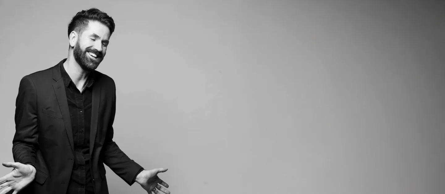 © Camilla Winther Portrait Steven Moore in schwarz-weiß