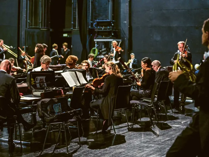 Die Wiener Symphoniker im Orchestergraben des Großen Saals des Festpielhauses Bregenz